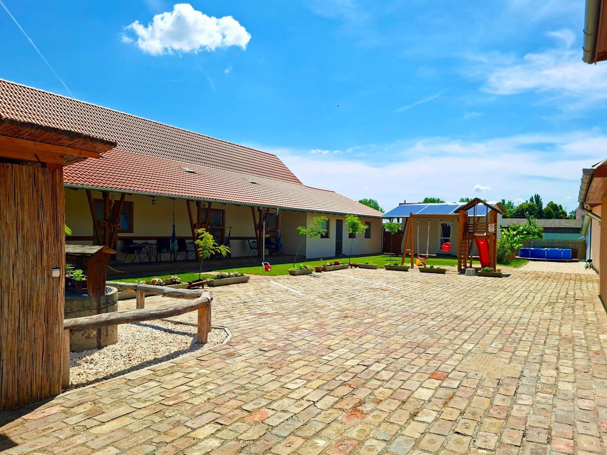Szelcsengo Wellness Vendeghaz Apartment Mako Exterior photo